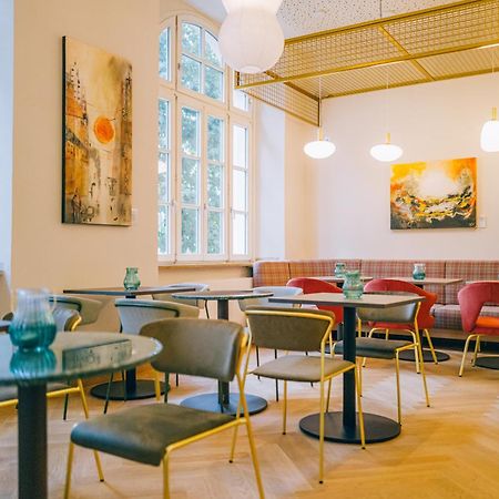 Hotel Amalia - Boutique Hotel ランツフート エクステリア 写真