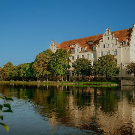 Hotel Amalia - Boutique Hotel ランツフート エクステリア 写真