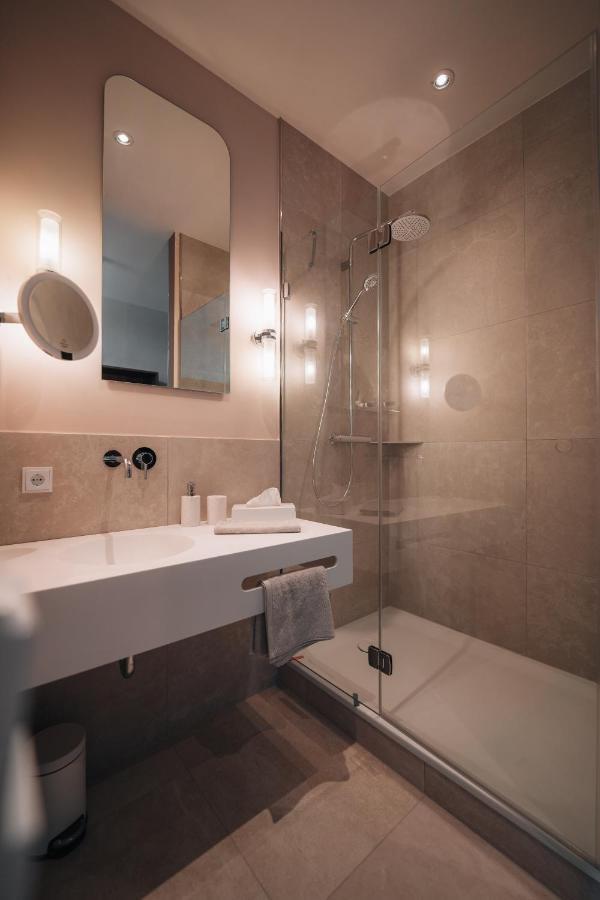 Hotel Amalia - Boutique Hotel ランツフート エクステリア 写真