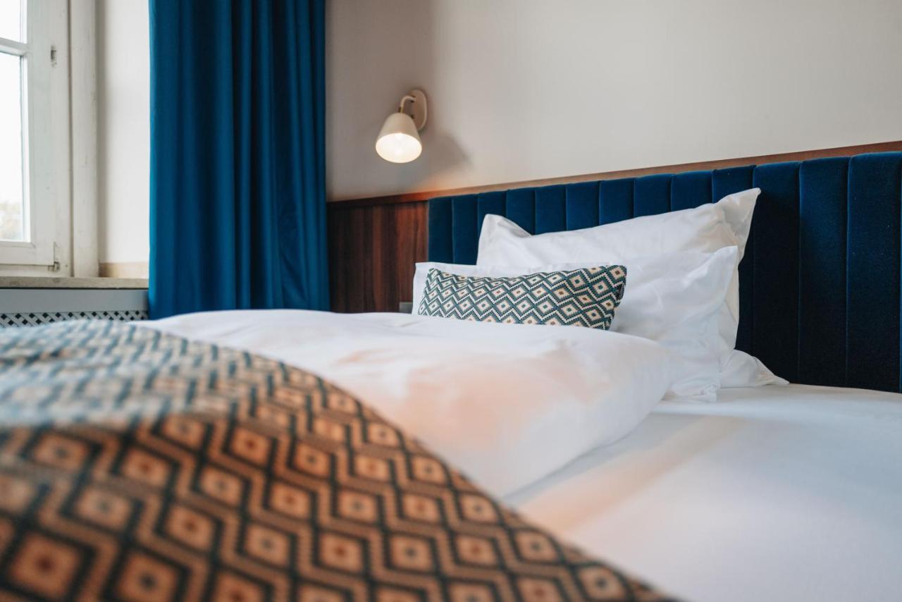 Hotel Amalia - Boutique Hotel ランツフート エクステリア 写真