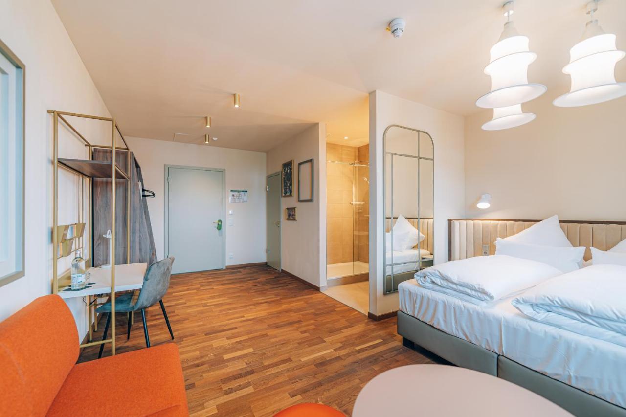 Hotel Amalia - Boutique Hotel ランツフート エクステリア 写真