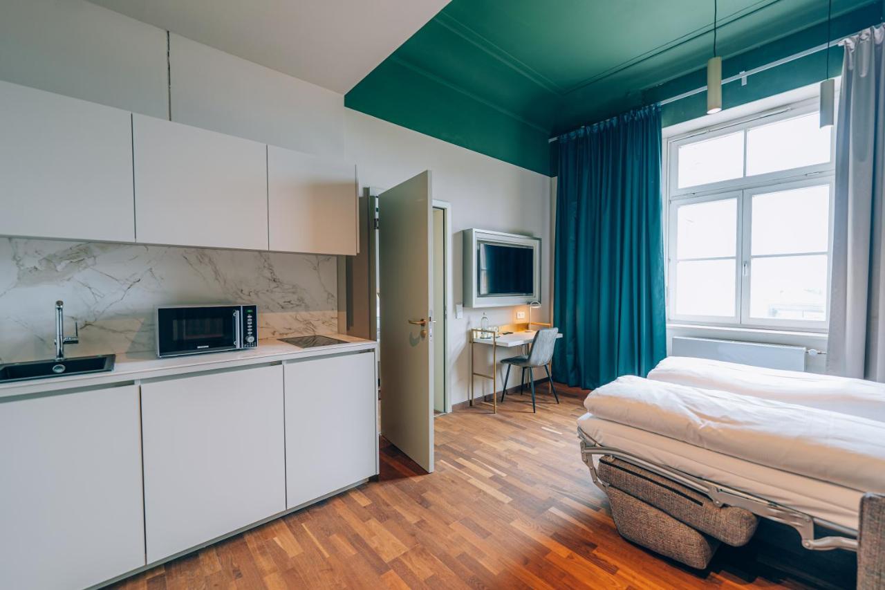 Hotel Amalia - Boutique Hotel ランツフート エクステリア 写真