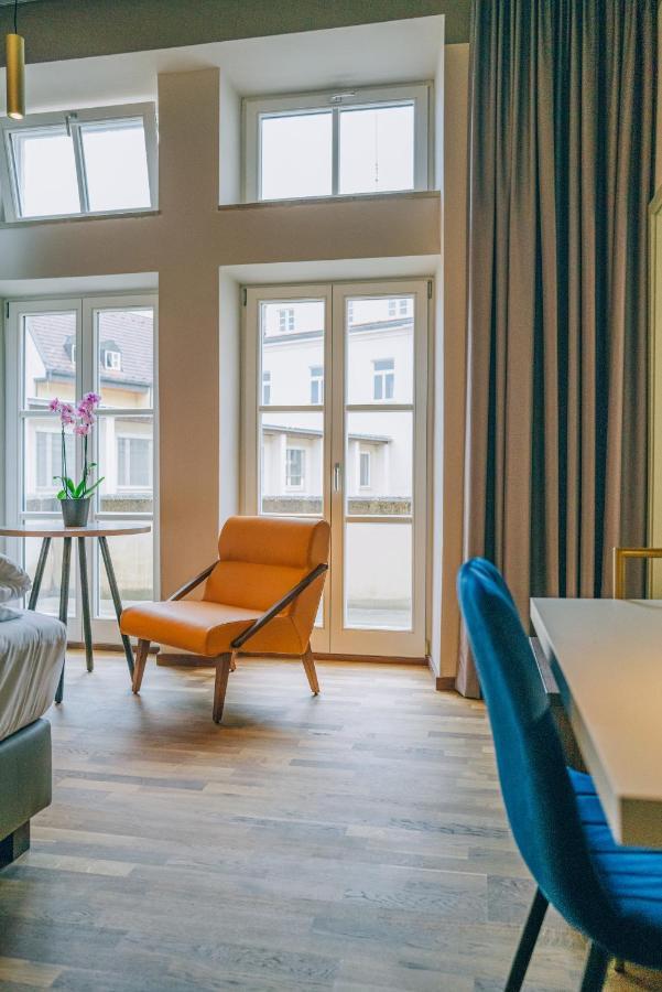 Hotel Amalia - Boutique Hotel ランツフート エクステリア 写真