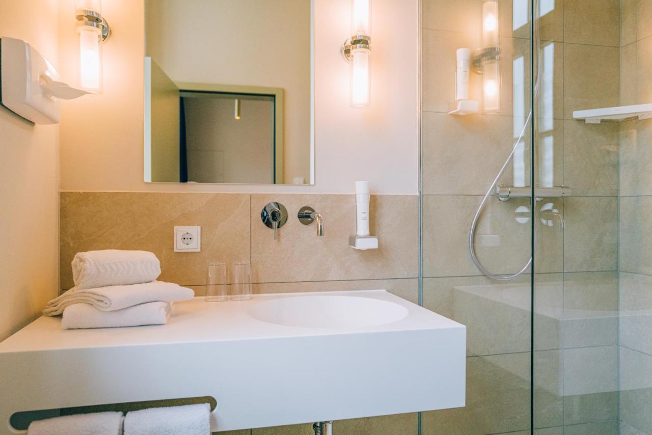 Hotel Amalia - Boutique Hotel ランツフート エクステリア 写真