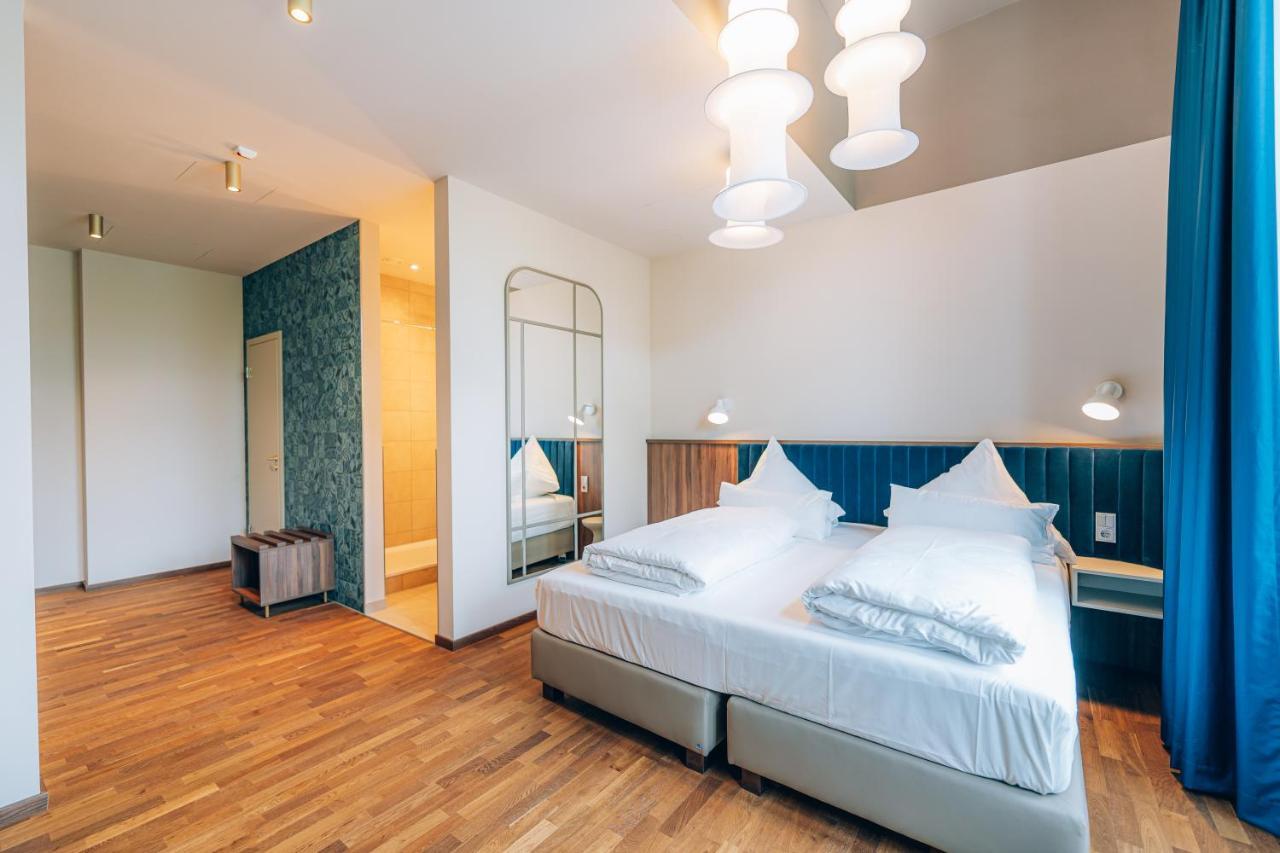 Hotel Amalia - Boutique Hotel ランツフート エクステリア 写真