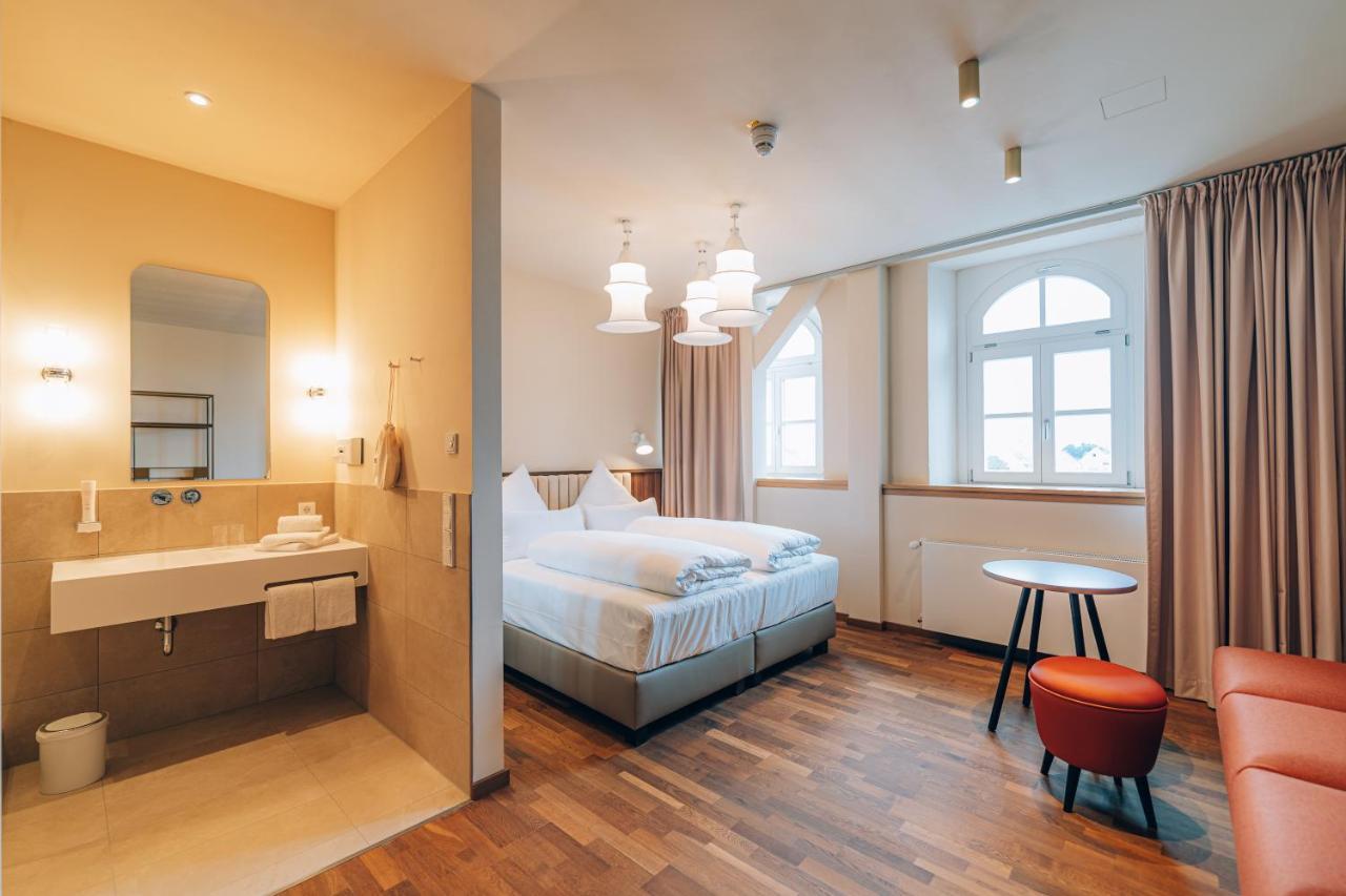 Hotel Amalia - Boutique Hotel ランツフート エクステリア 写真