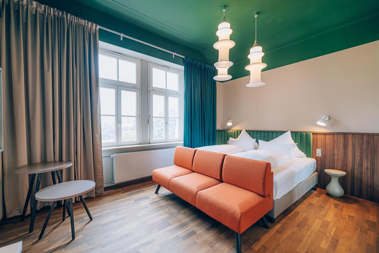 Hotel Amalia - Boutique Hotel ランツフート エクステリア 写真