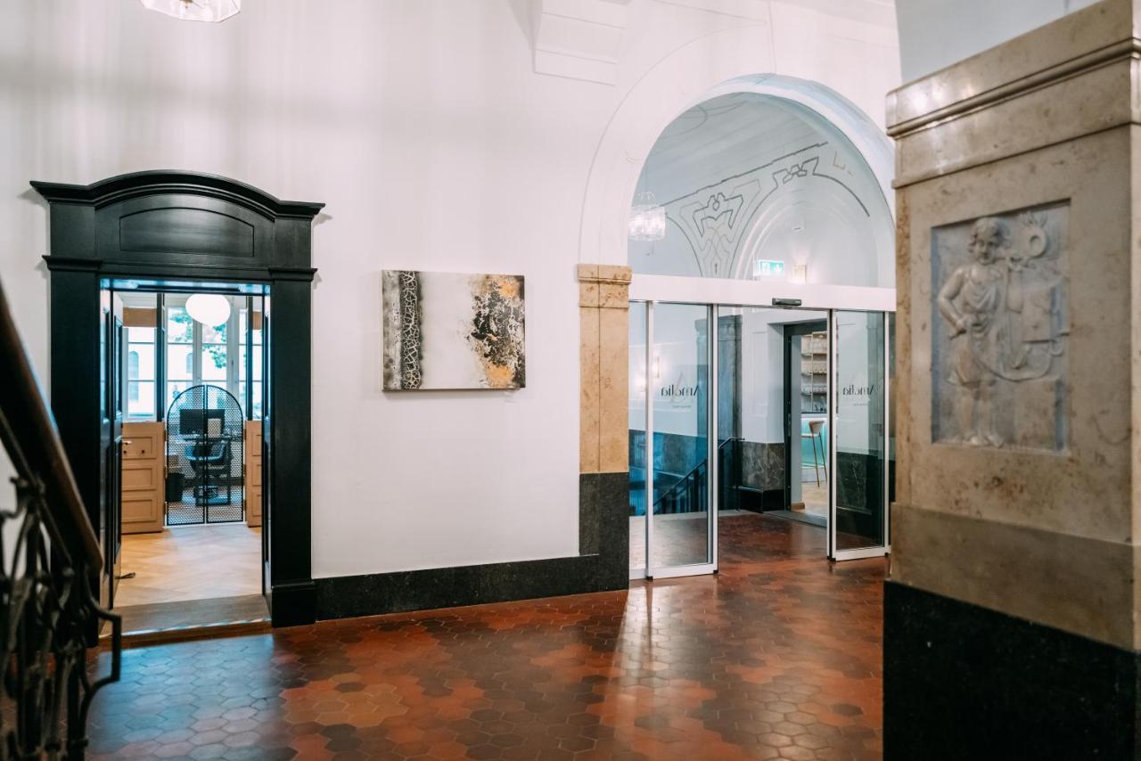 Hotel Amalia - Boutique Hotel ランツフート エクステリア 写真