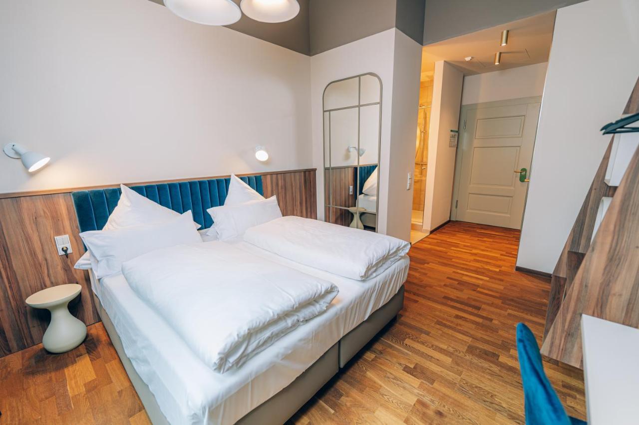 Hotel Amalia - Boutique Hotel ランツフート エクステリア 写真