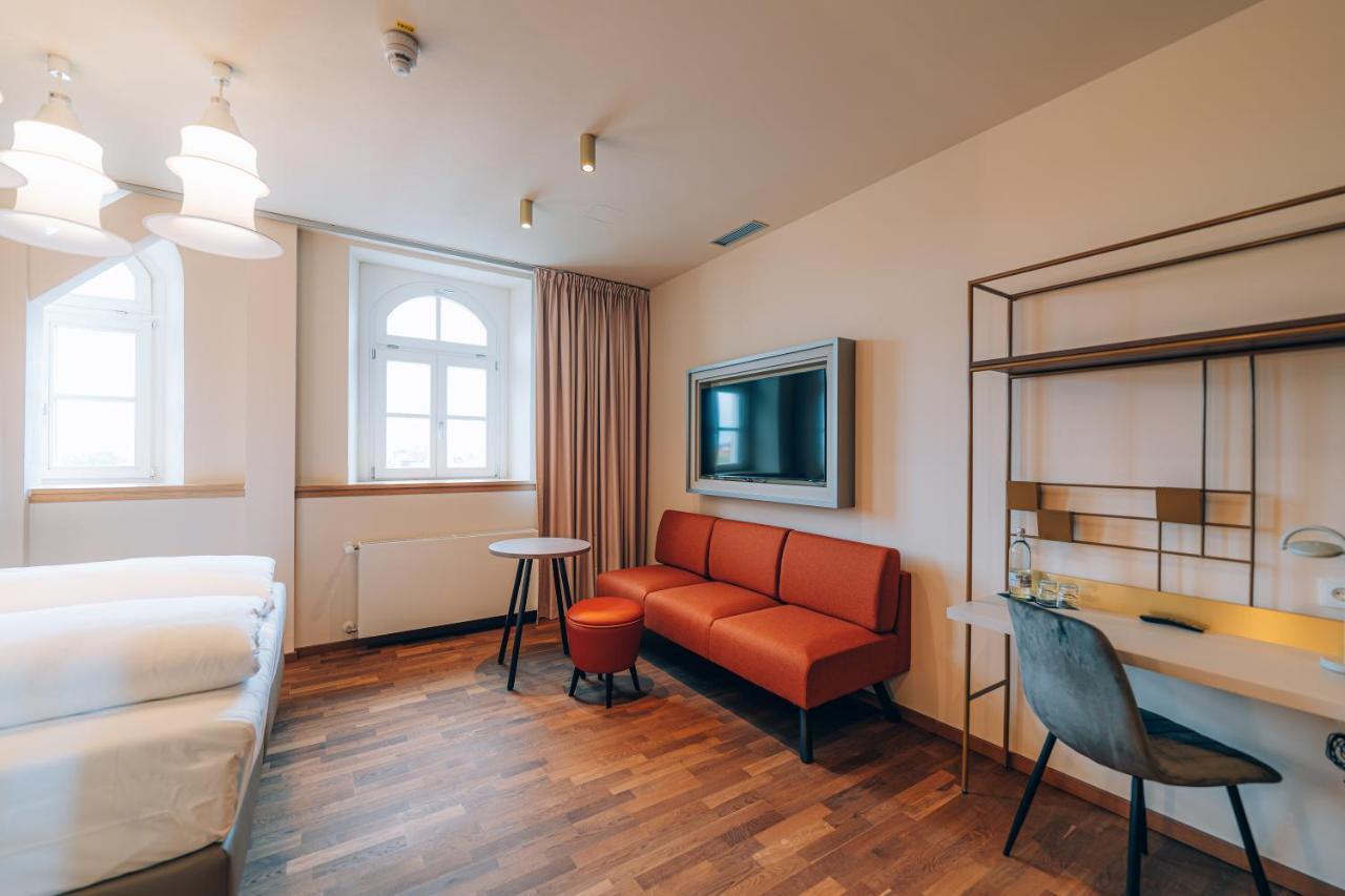 Hotel Amalia - Boutique Hotel ランツフート エクステリア 写真