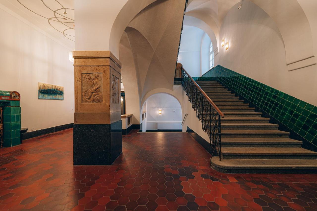 Hotel Amalia - Boutique Hotel ランツフート エクステリア 写真