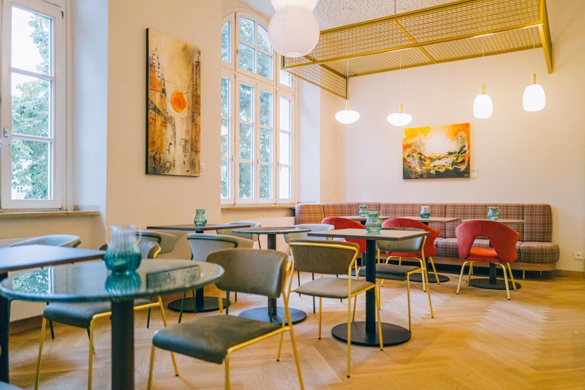 Hotel Amalia - Boutique Hotel ランツフート エクステリア 写真